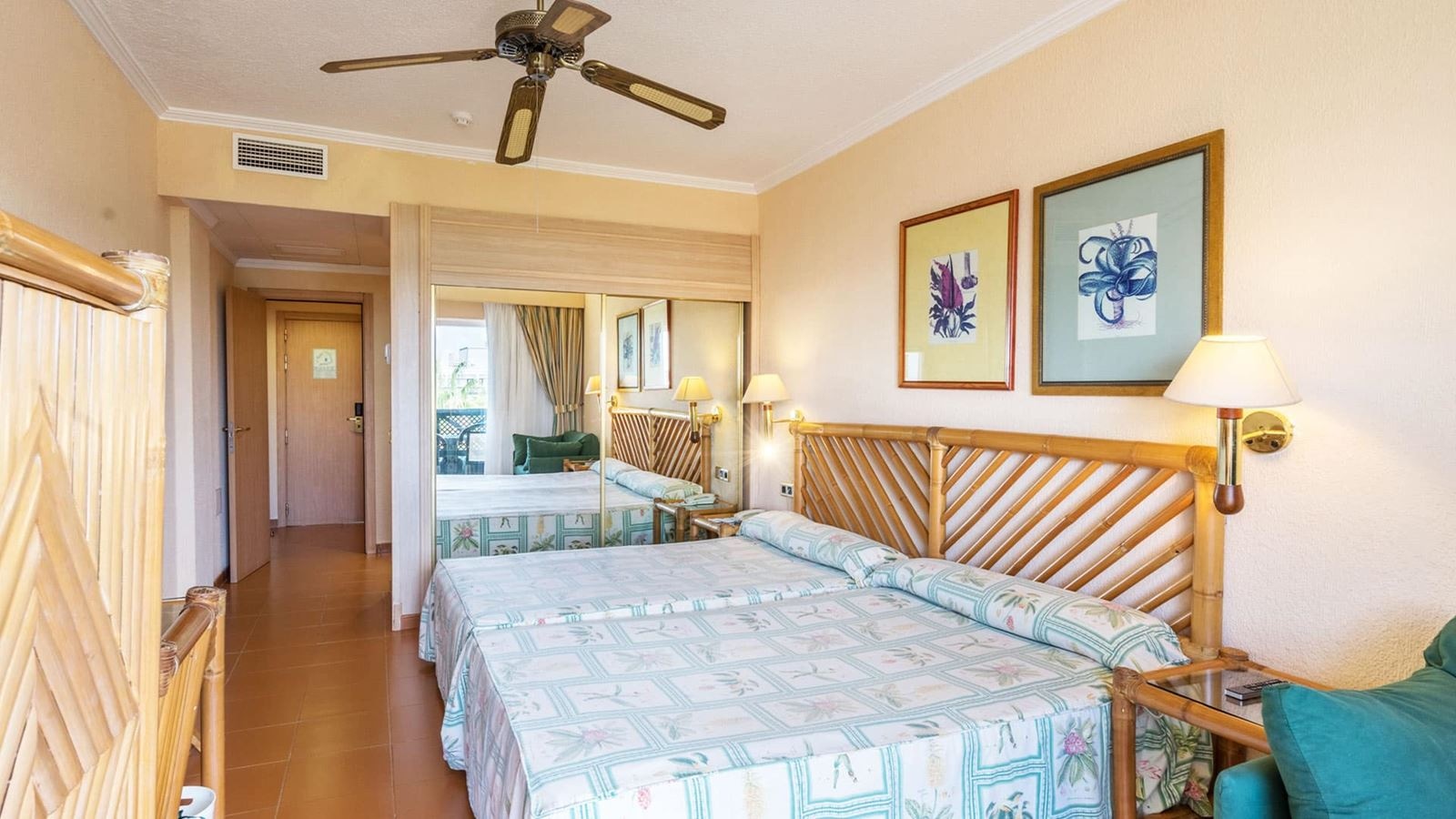 rooms-double-single-use-balcony-or-terrace