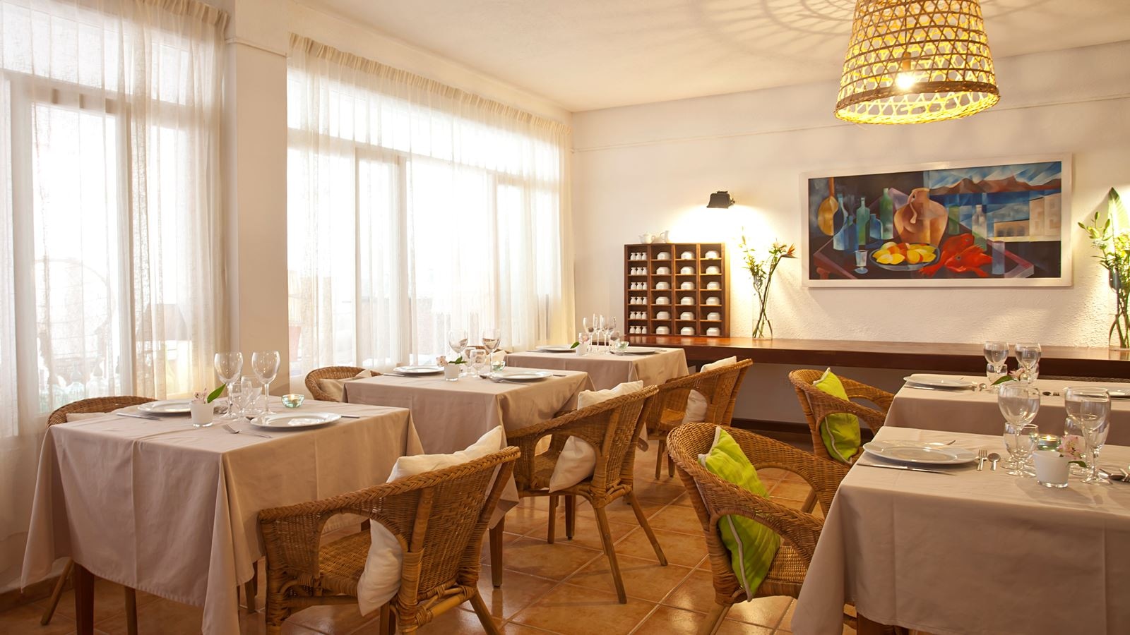 restaurants-restaurant