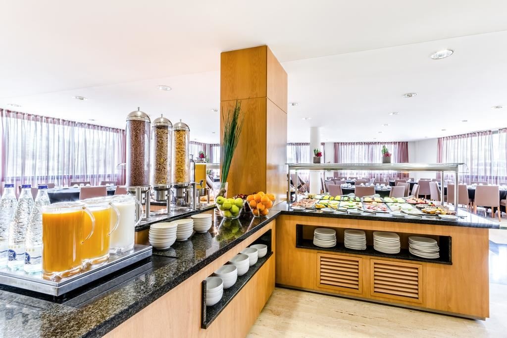 restaurants-restaurant