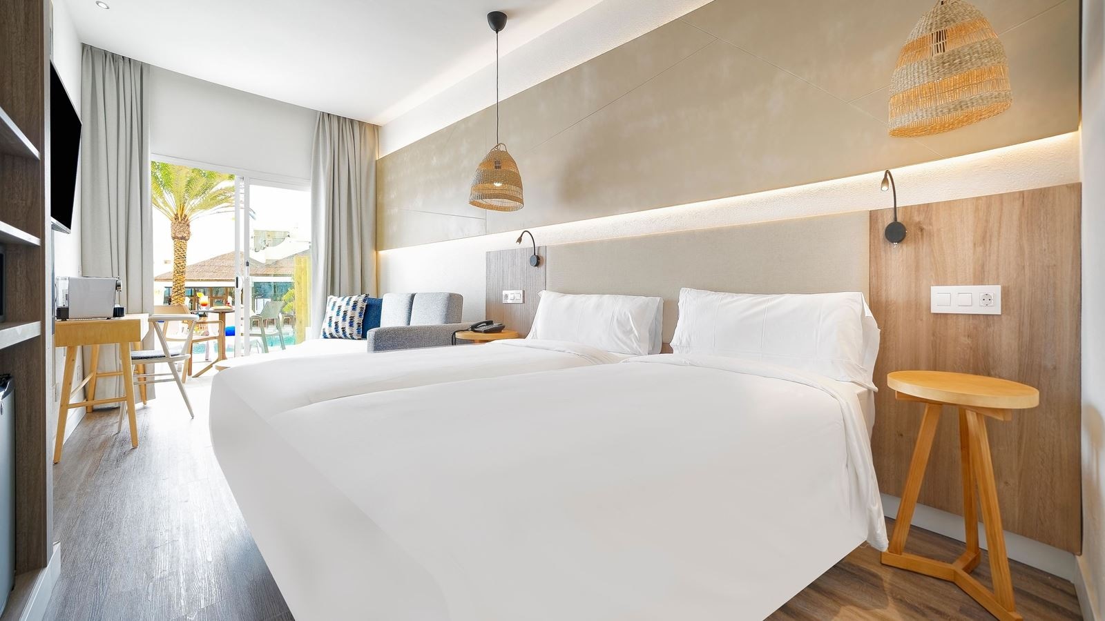 rooms-standard-room-sea-view-with-balcony-or-terrace