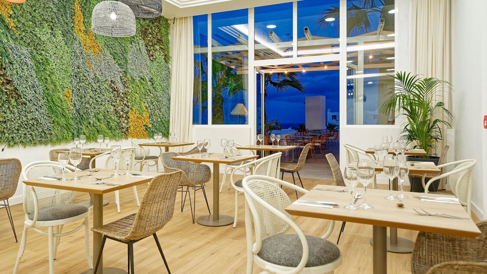 restaurants-restaurants