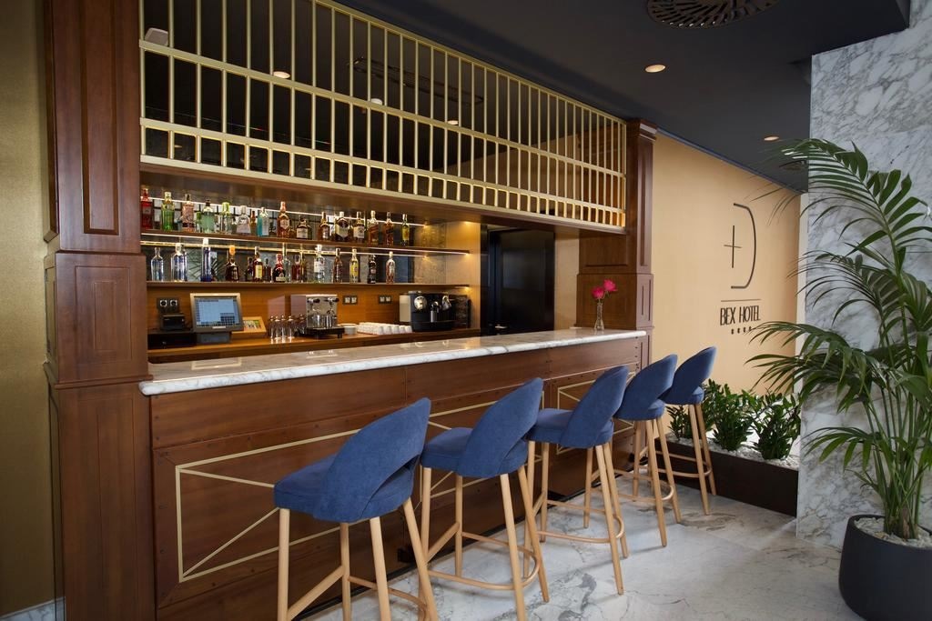 bars-the-vault--lobby-bar