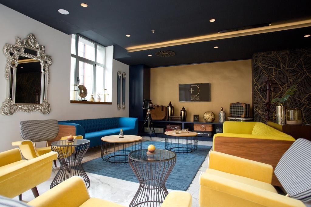 bars-the-vault--lobby-bar