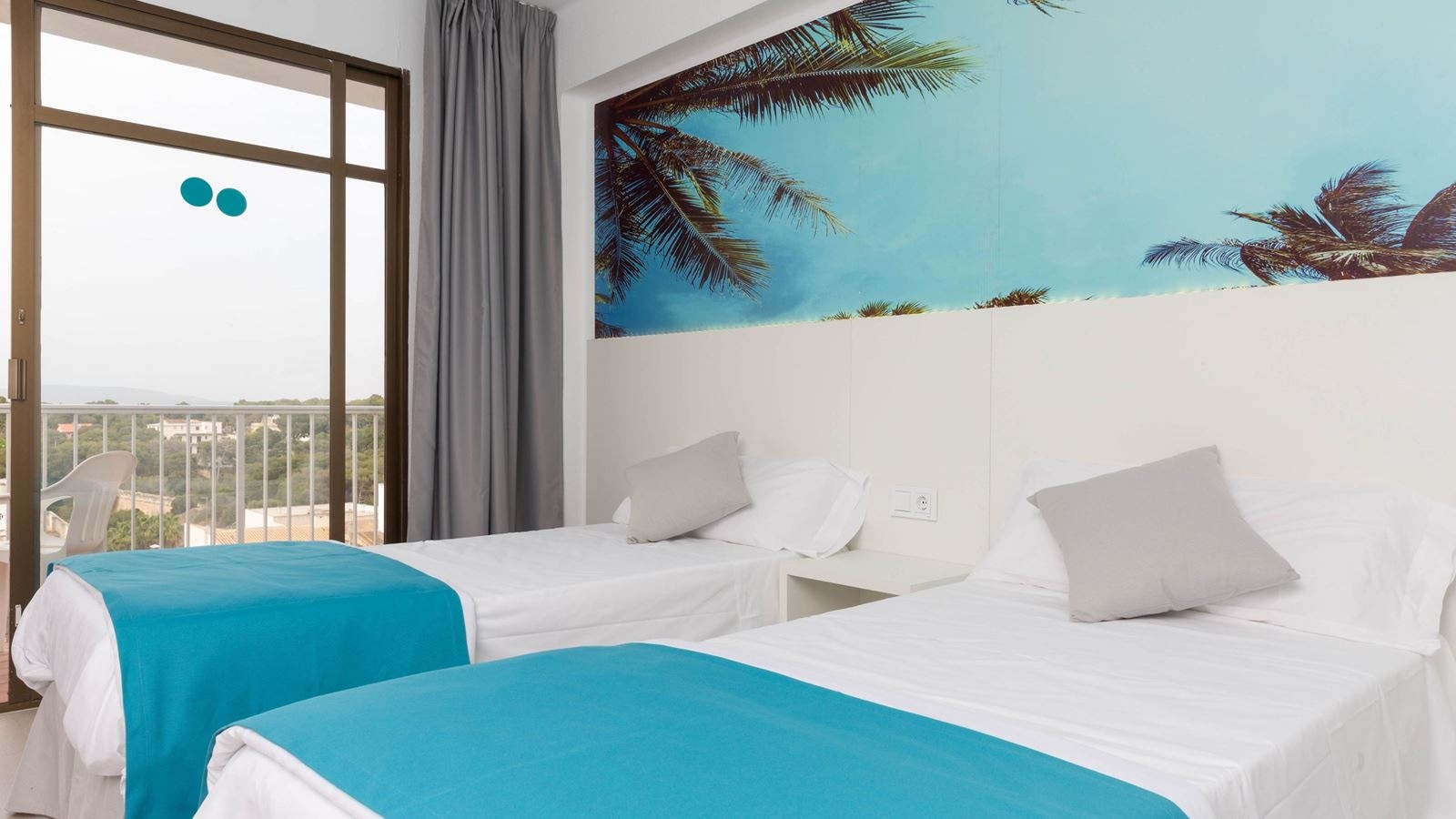 rooms-twin-room