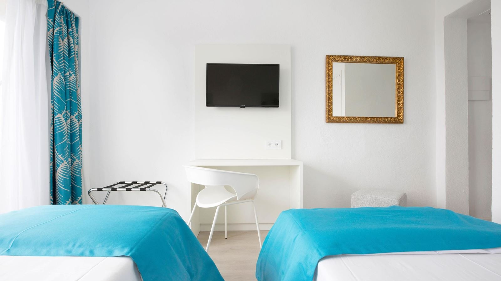rooms-twin-room