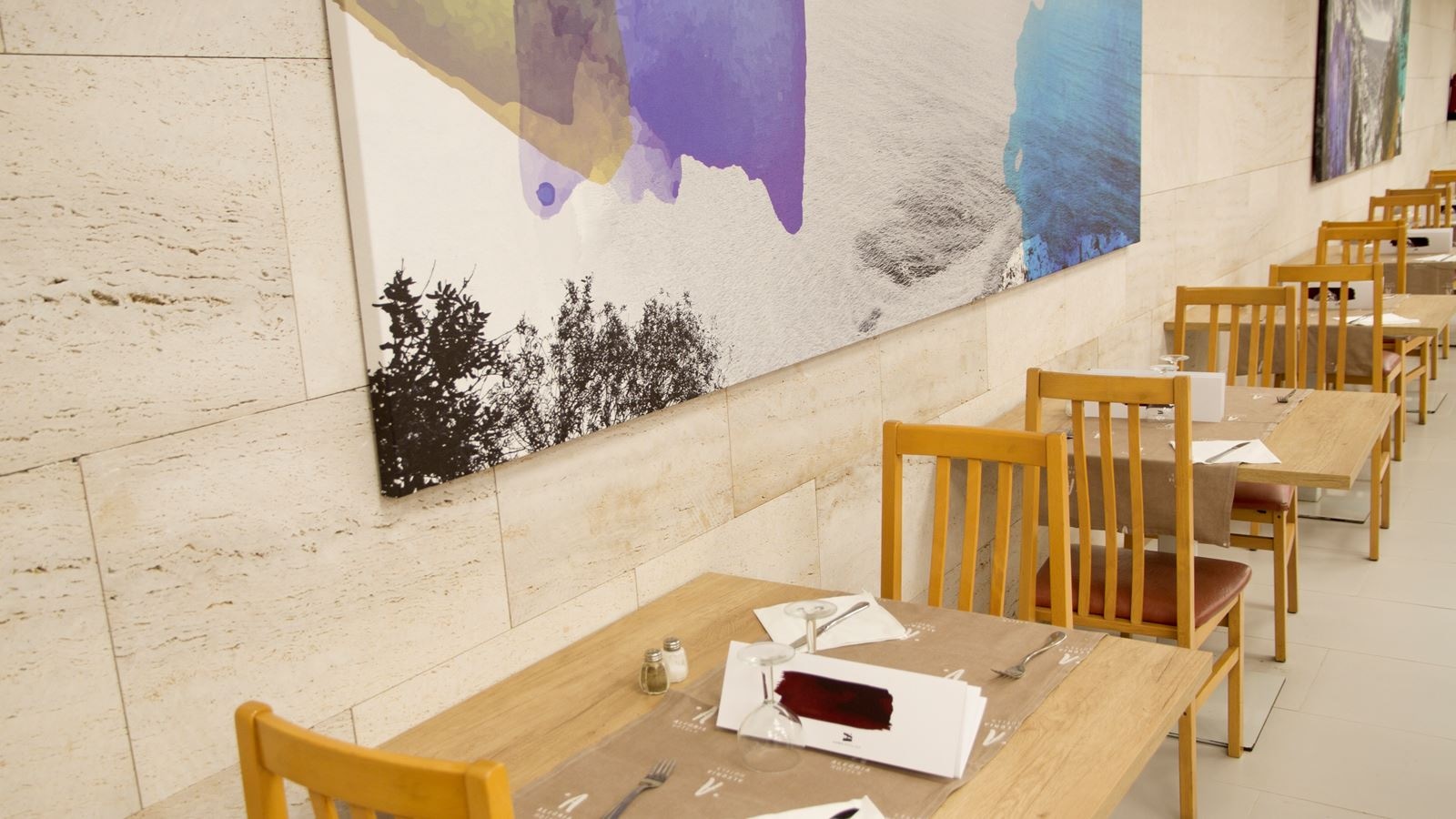 restaurants-restaurant