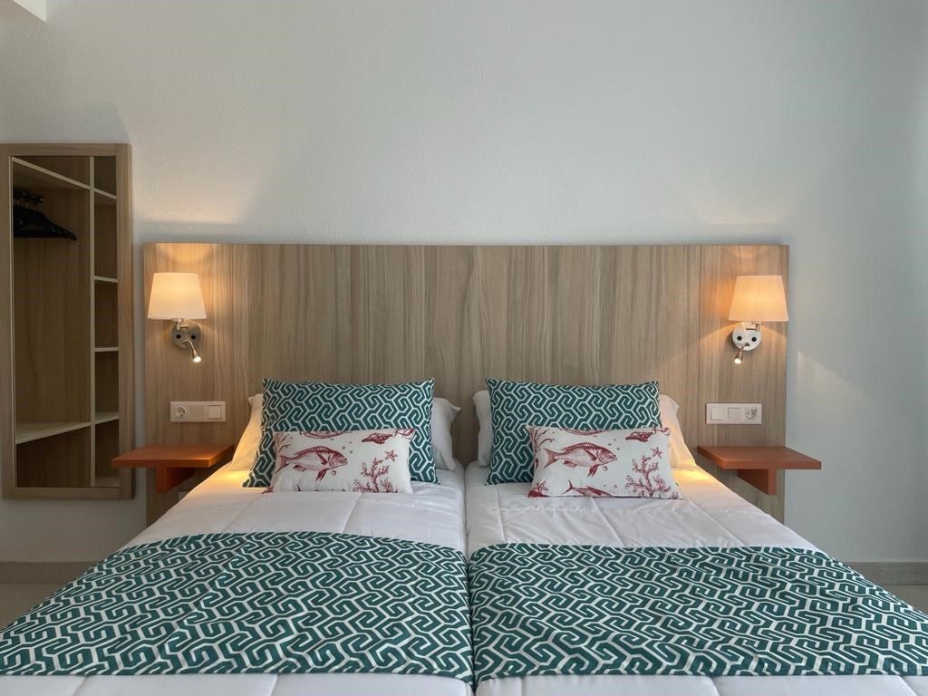 rooms-double-standard-room-with-balcony-or-terrace