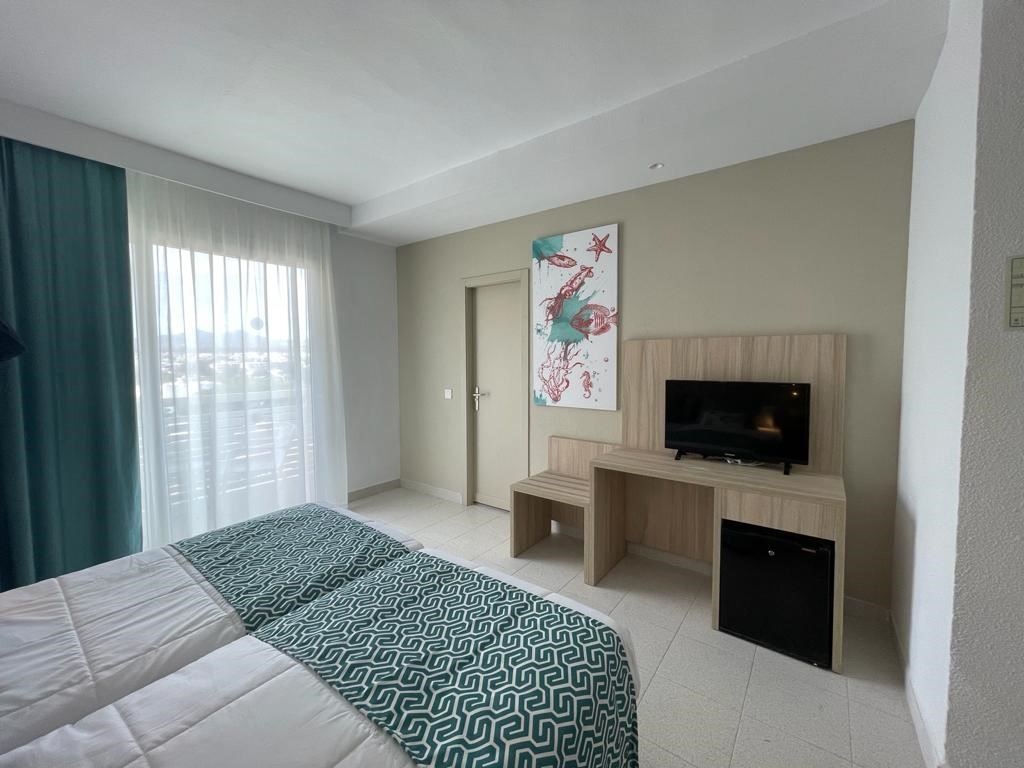 rooms-double-standard-room-with-balcony-or-terrace