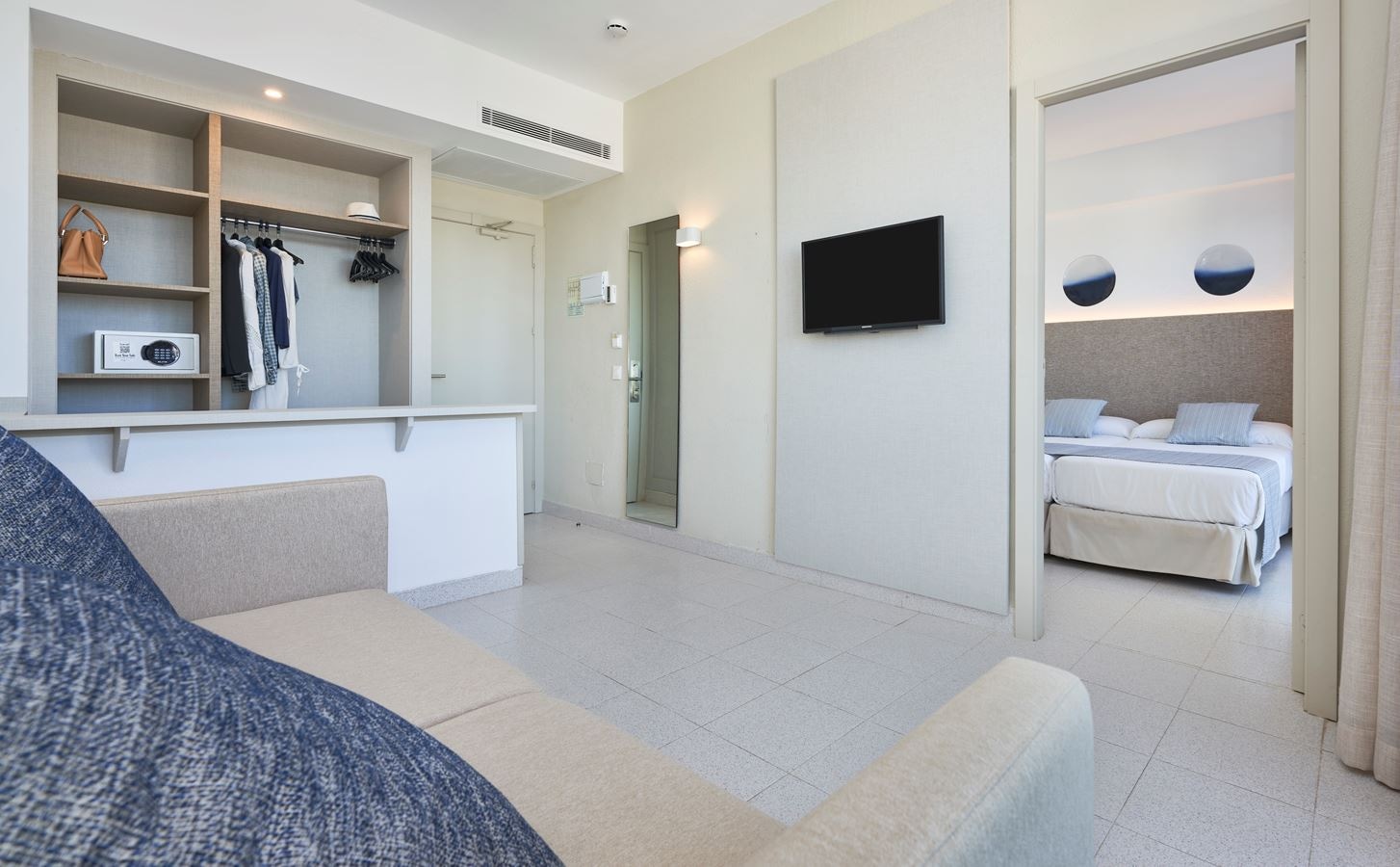 rooms-junior-suite-with-balcony-or-terrace