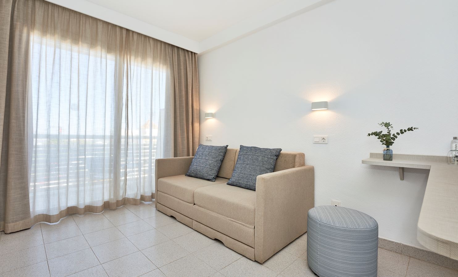 rooms-junior-suite-with-balcony-or-terrace