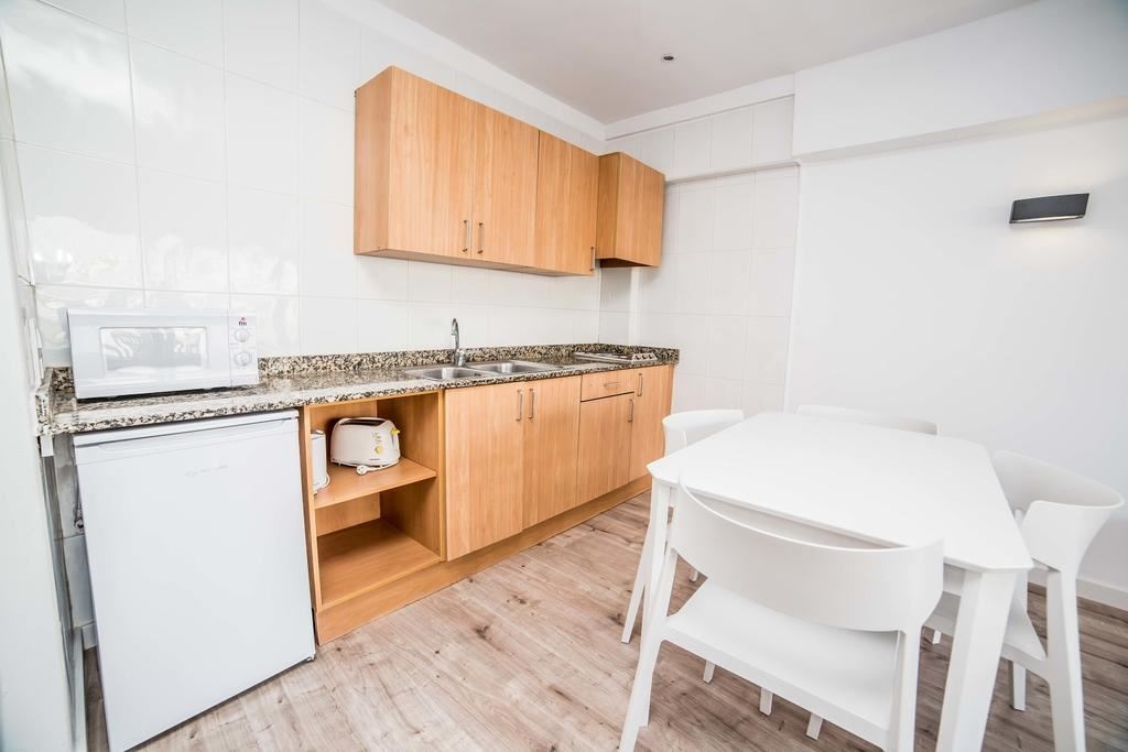 rooms-apartment-2-bedroom-sea-view