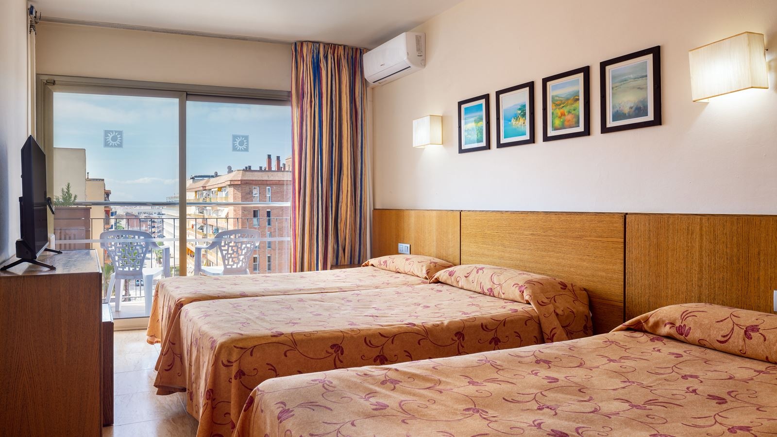 rooms-double-standard-pool-view-balcony-or-terrace