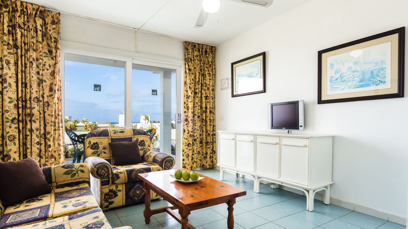 rooms-apartment-1-bedroom-with-balcony-or-terrace