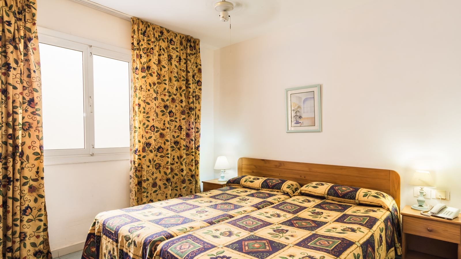 rooms-apartment-1-bedroom-with-balcony-or-terrace