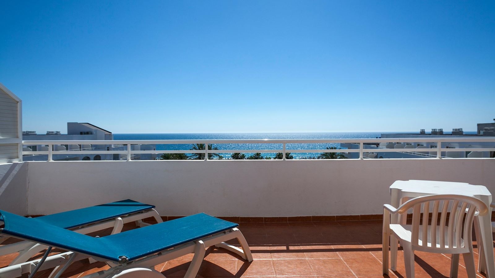 rooms-suite-junior-with-terrace