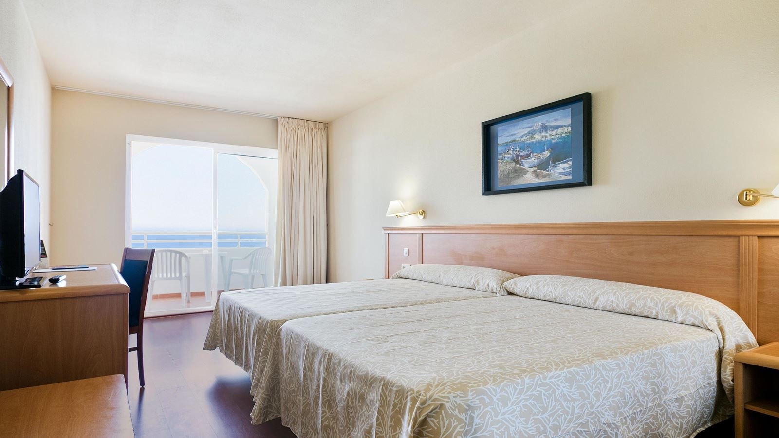 rooms-double-sea-view-lateral-or-front-view-with-terrace