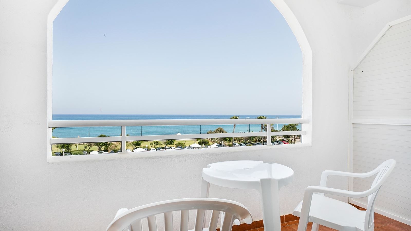 rooms-double-sea-view-lateral-or-front-view-with-terrace