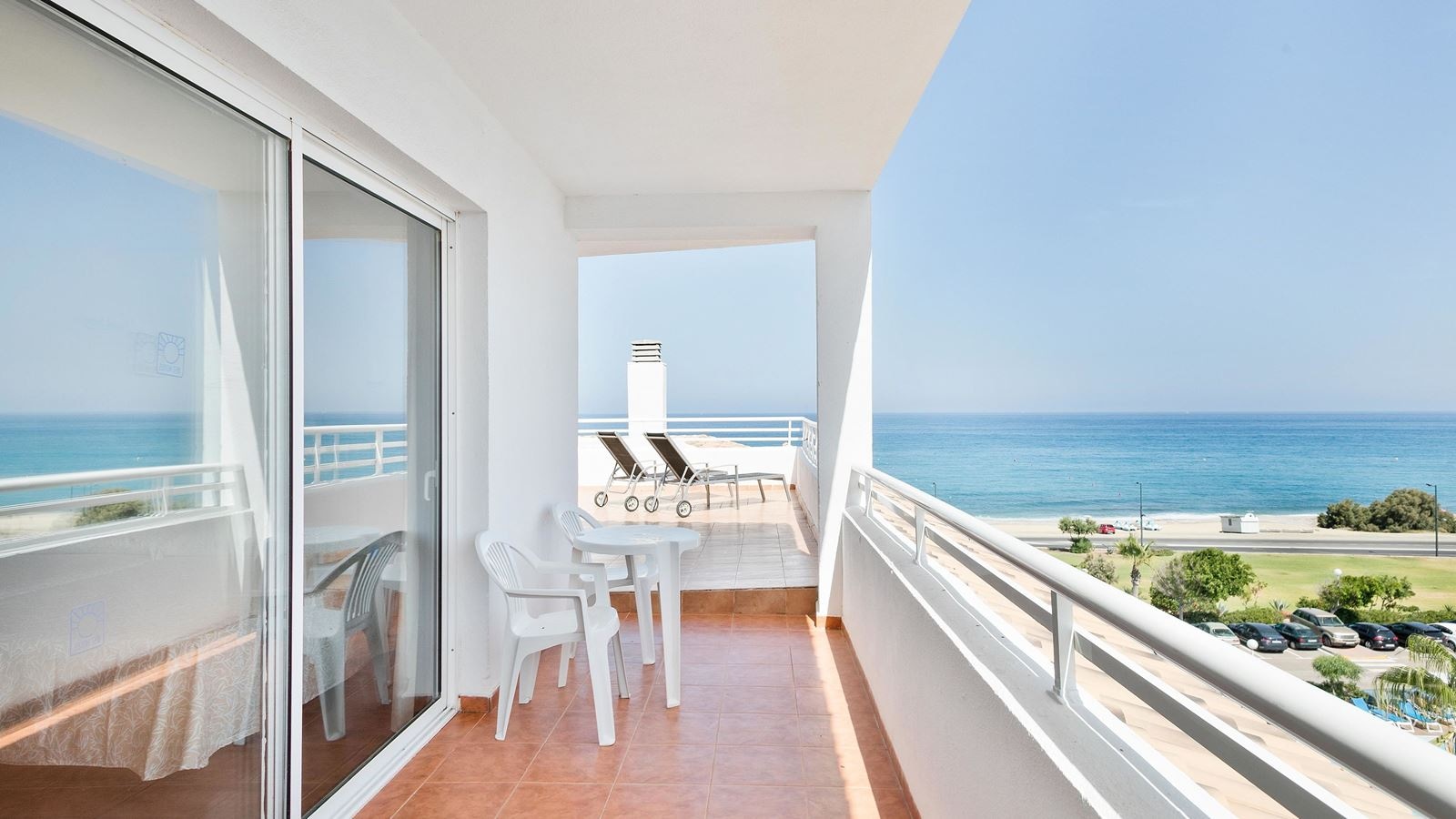 rooms-suite-junior-with-terrace