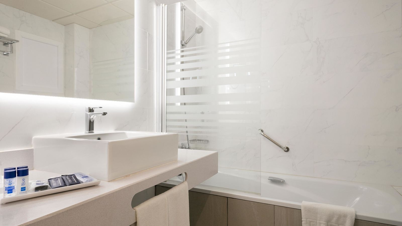 rooms-superior-room-with-balcony-or-terrace