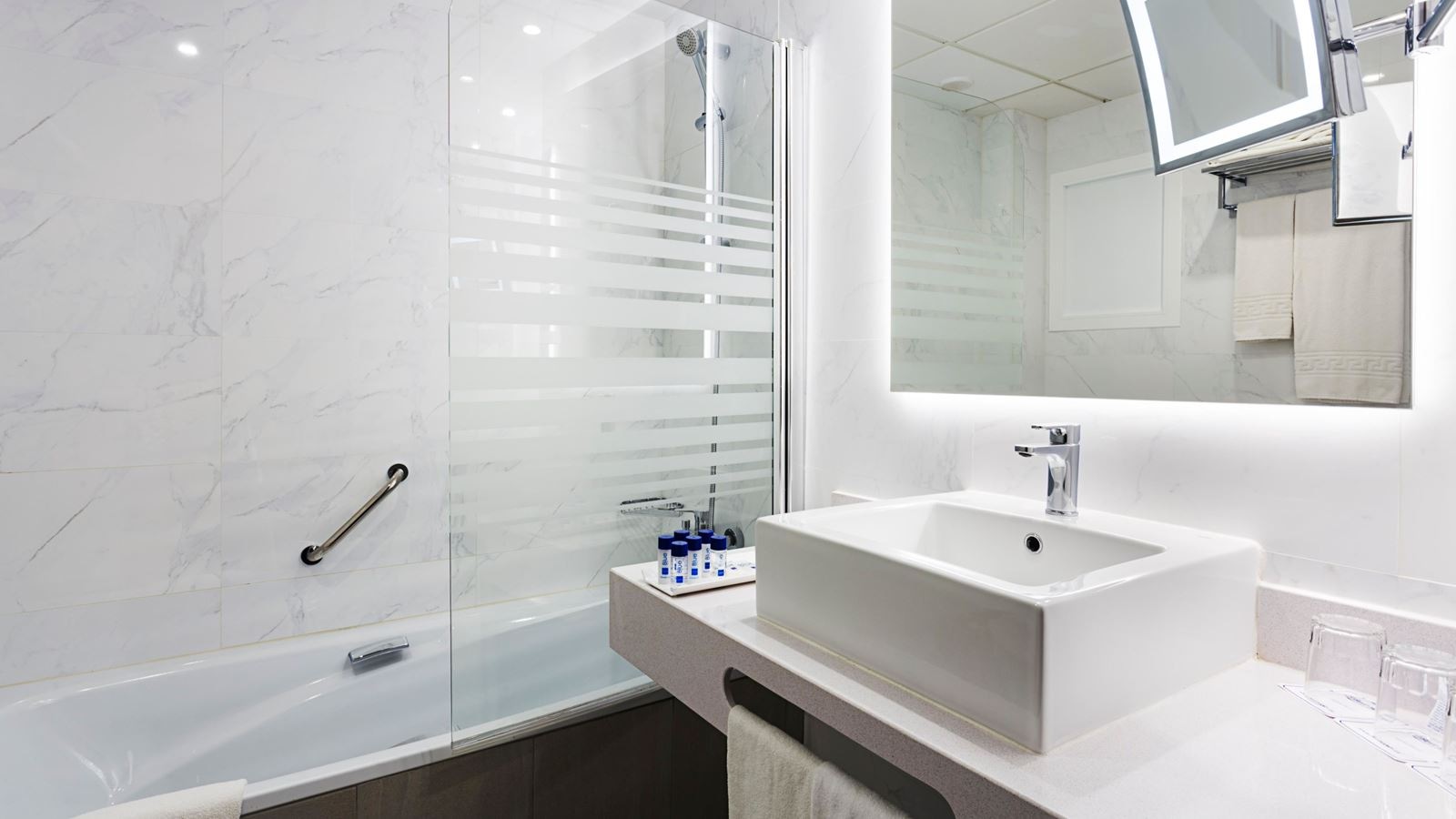 rooms-superior-room-with-balcony-or-terrace