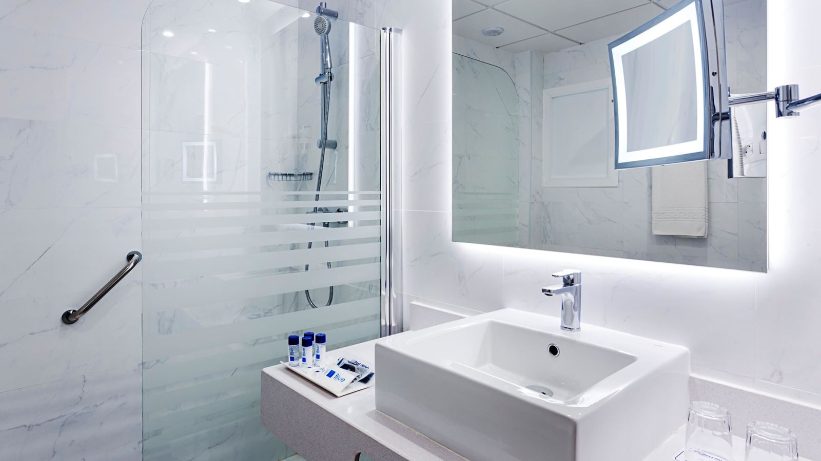 rooms-superior-room-with-balcony-or-terrace