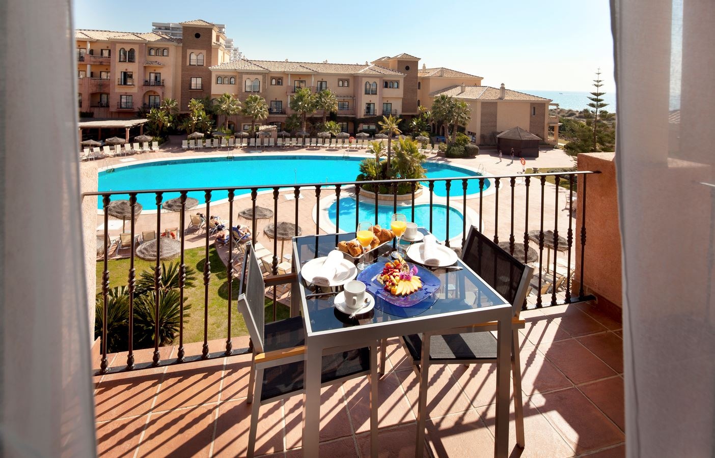 rooms-double-superior-pool-view-room