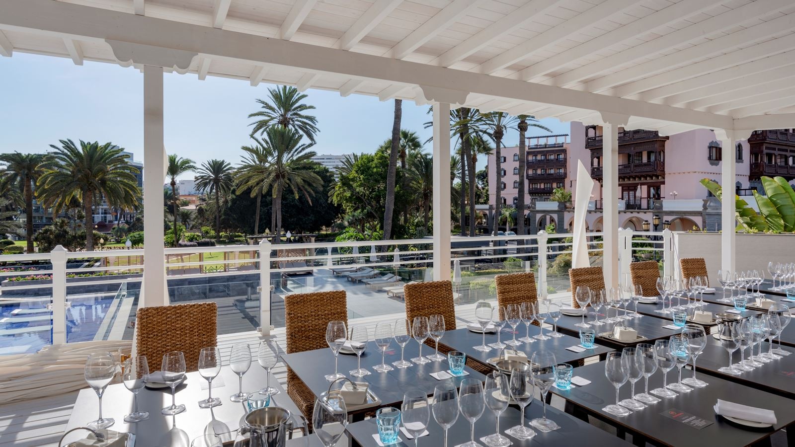 bars-alis-roof-top-bar