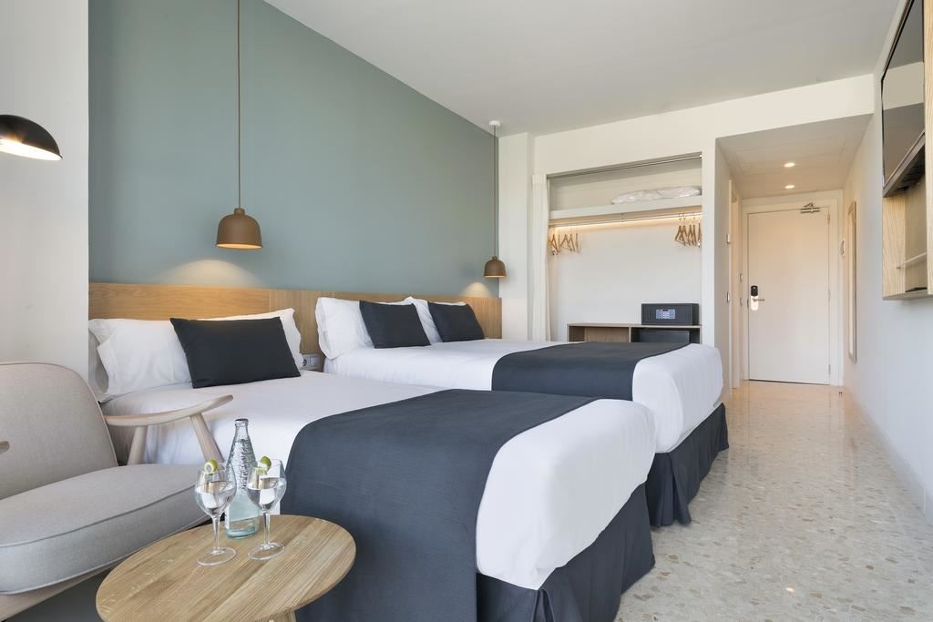 rooms-double-junior-suite-with-balcony