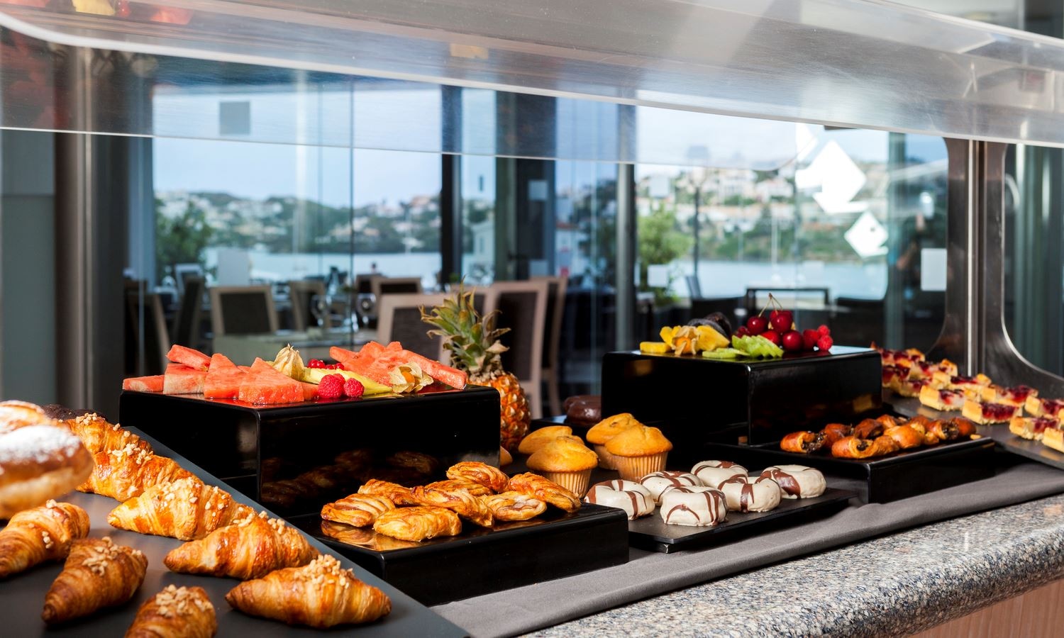 restaurants-es-mirador--lobby-bar