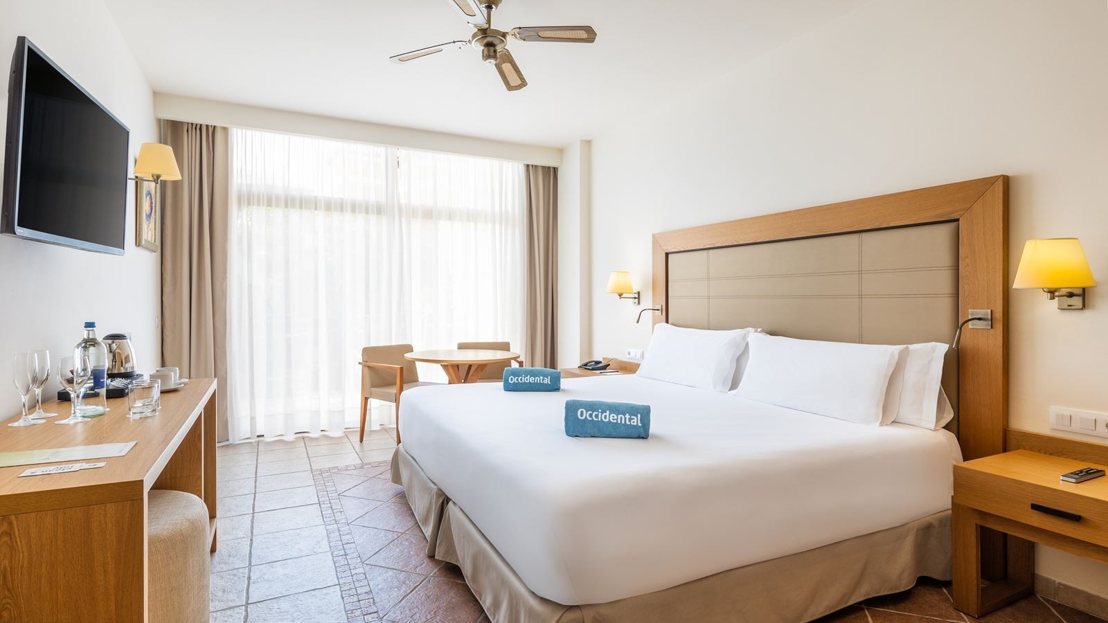 rooms-double-deluxe-balcony-orterrace