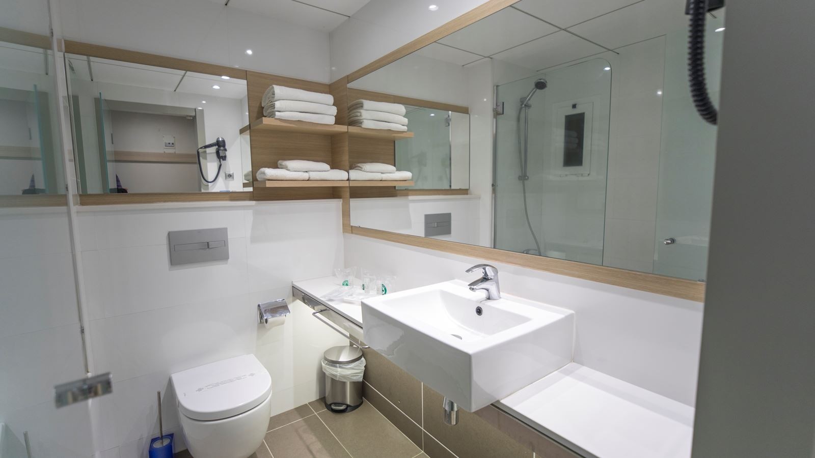 rooms-panoramic-room