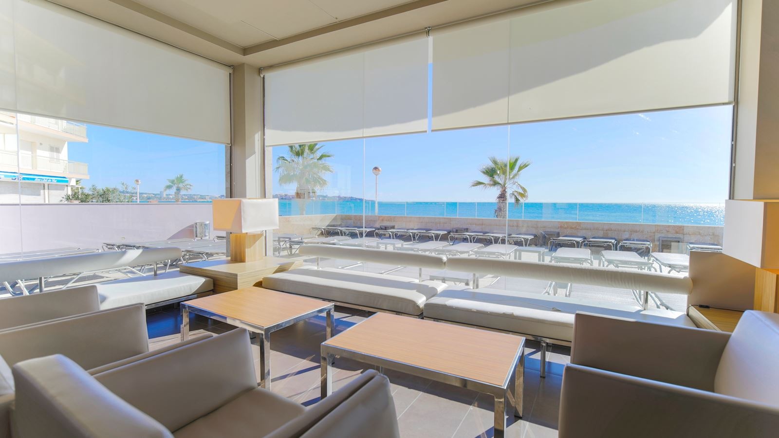 bars-augustus-cafeteria