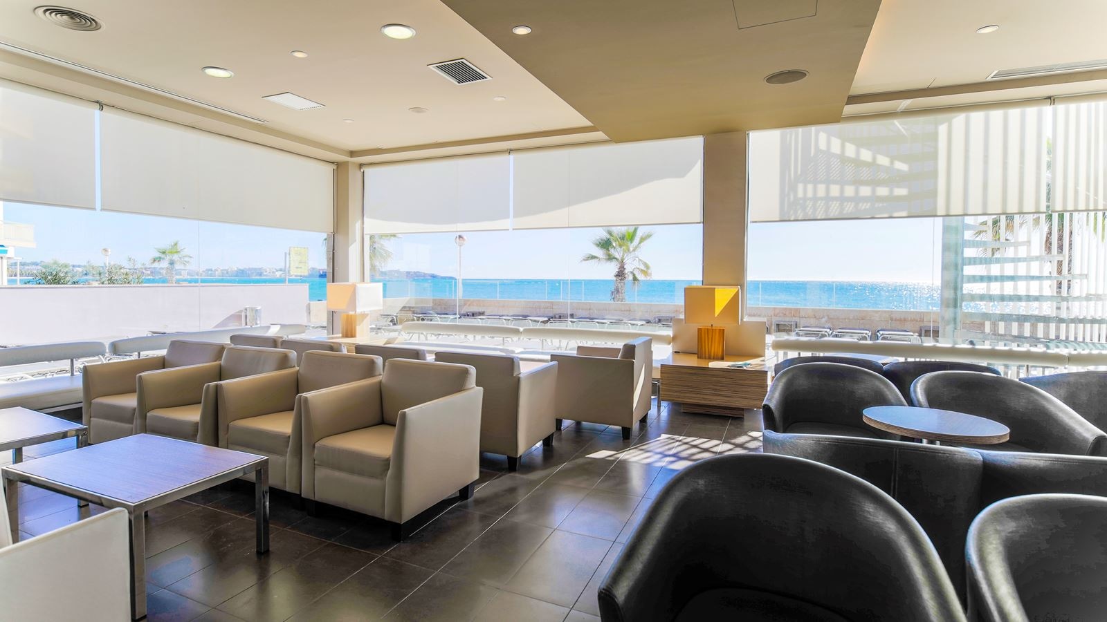 bars-augustus-cafeteria