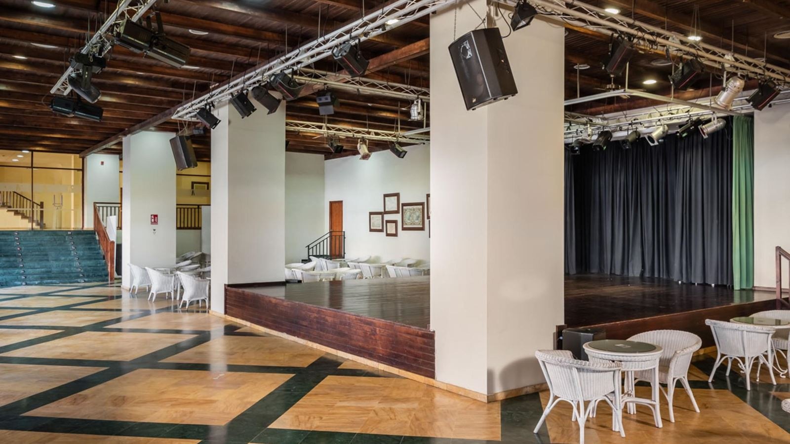 restaurants-bar-piscina