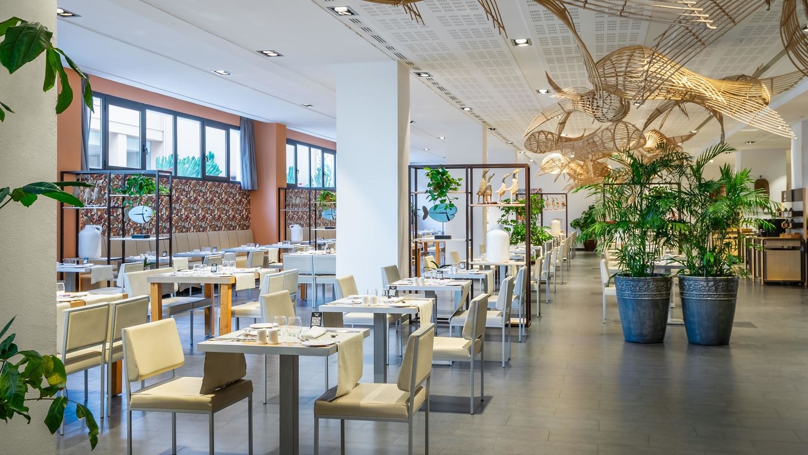 restaurants-restaurant