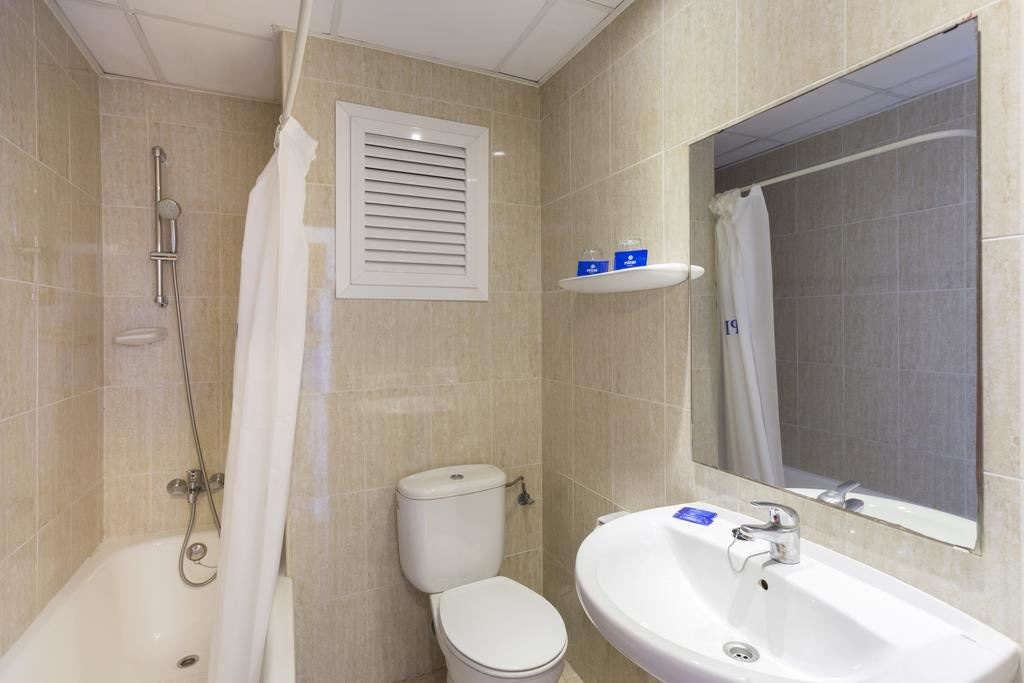 rooms-standard-double-room