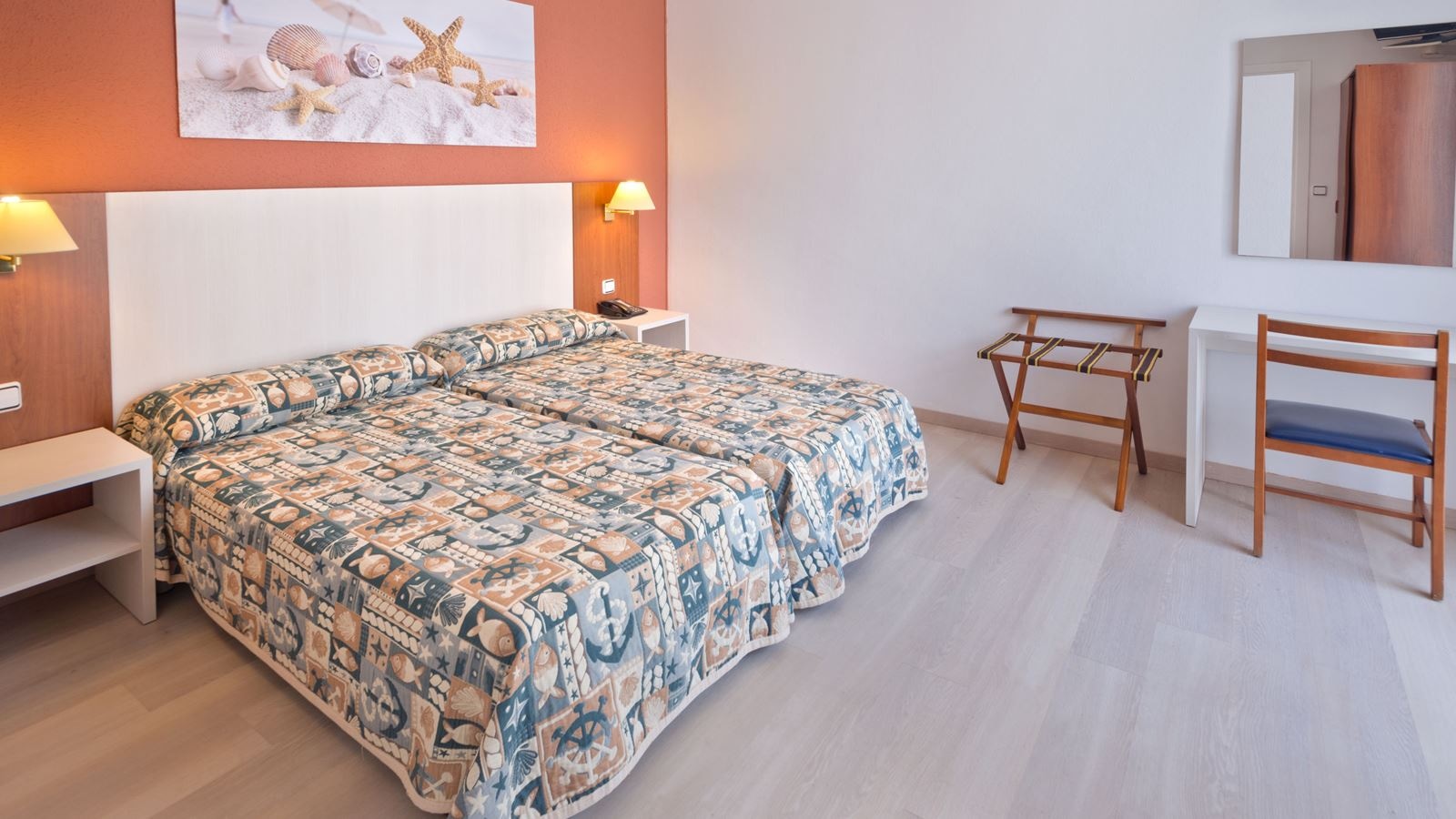 rooms-room-standard-balcony