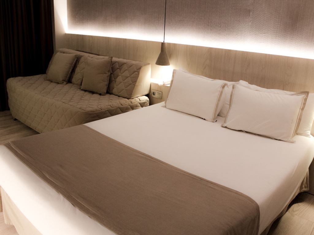 rooms-single-with-child-balcony-or-terrace