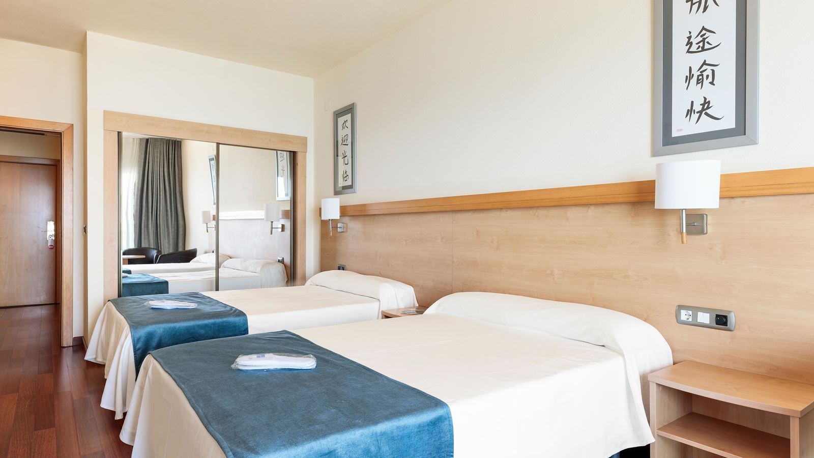 rooms-standard-room-balcony-or-terrace