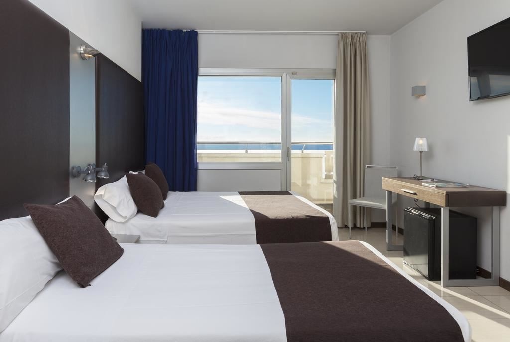 rooms-triple-room-sea-view