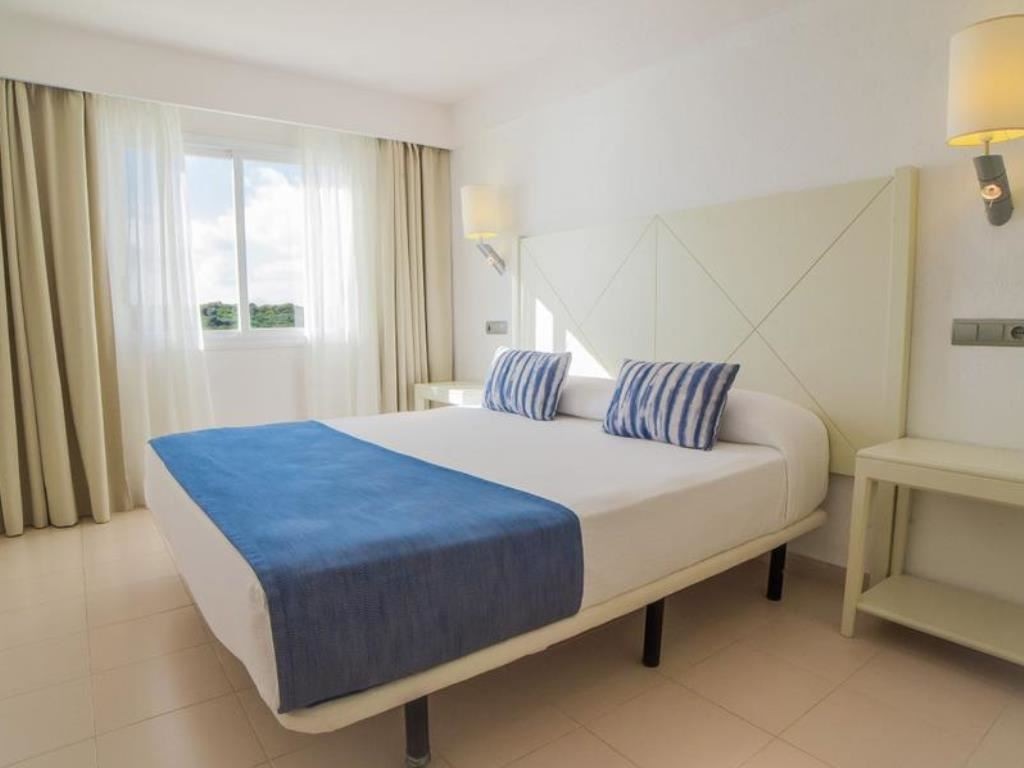 rooms-apartment-balcony-or-terrace