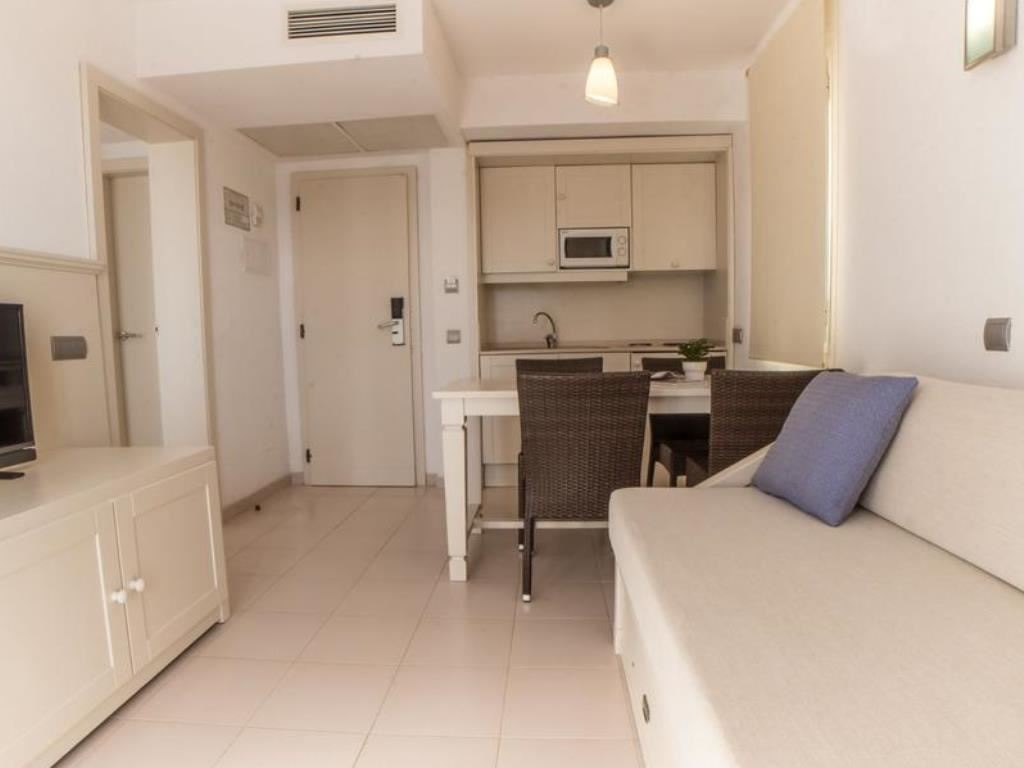 rooms-apartment-balcony-or-terrace