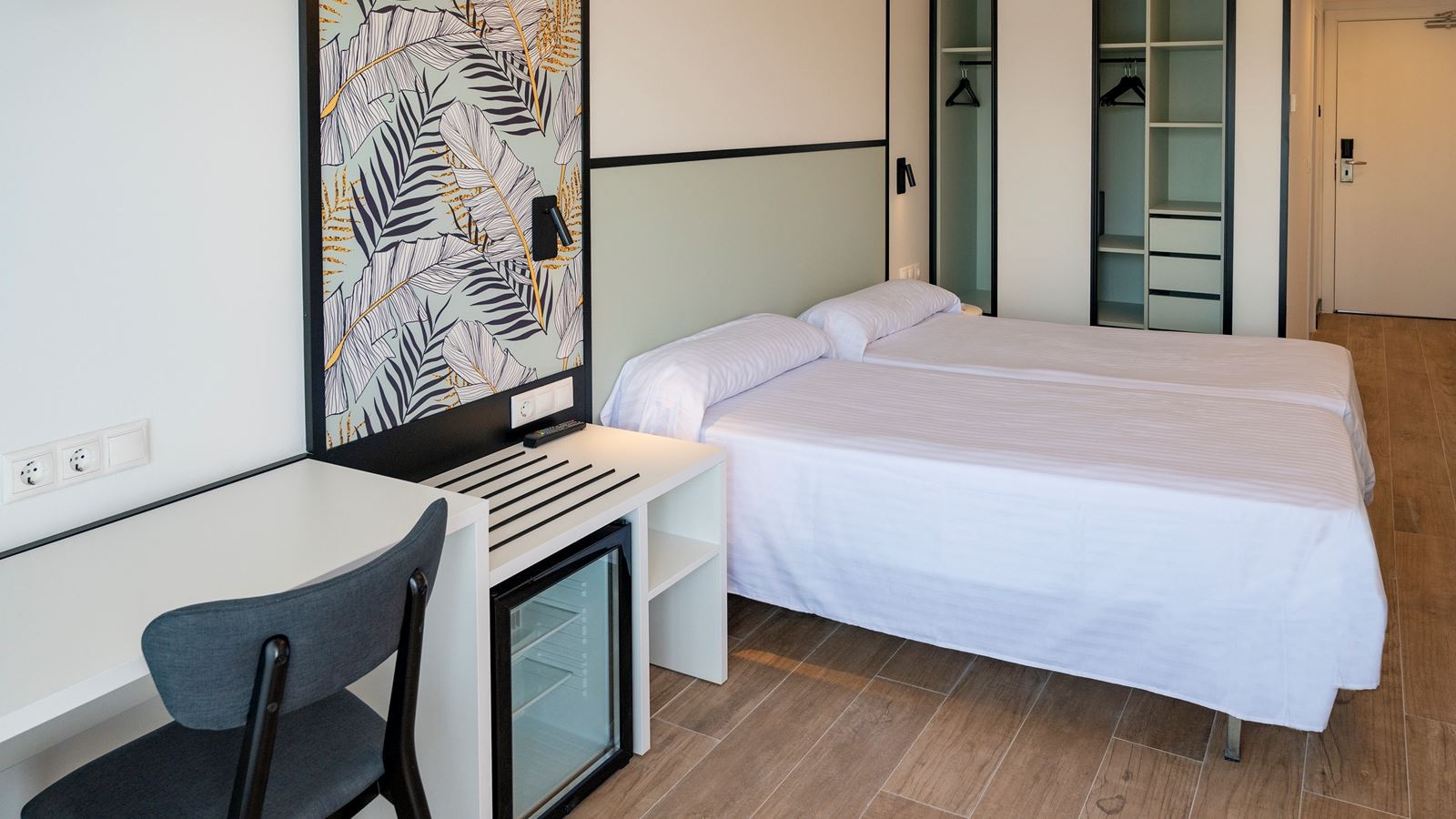 rooms-standard-room-balcony-or-terrace