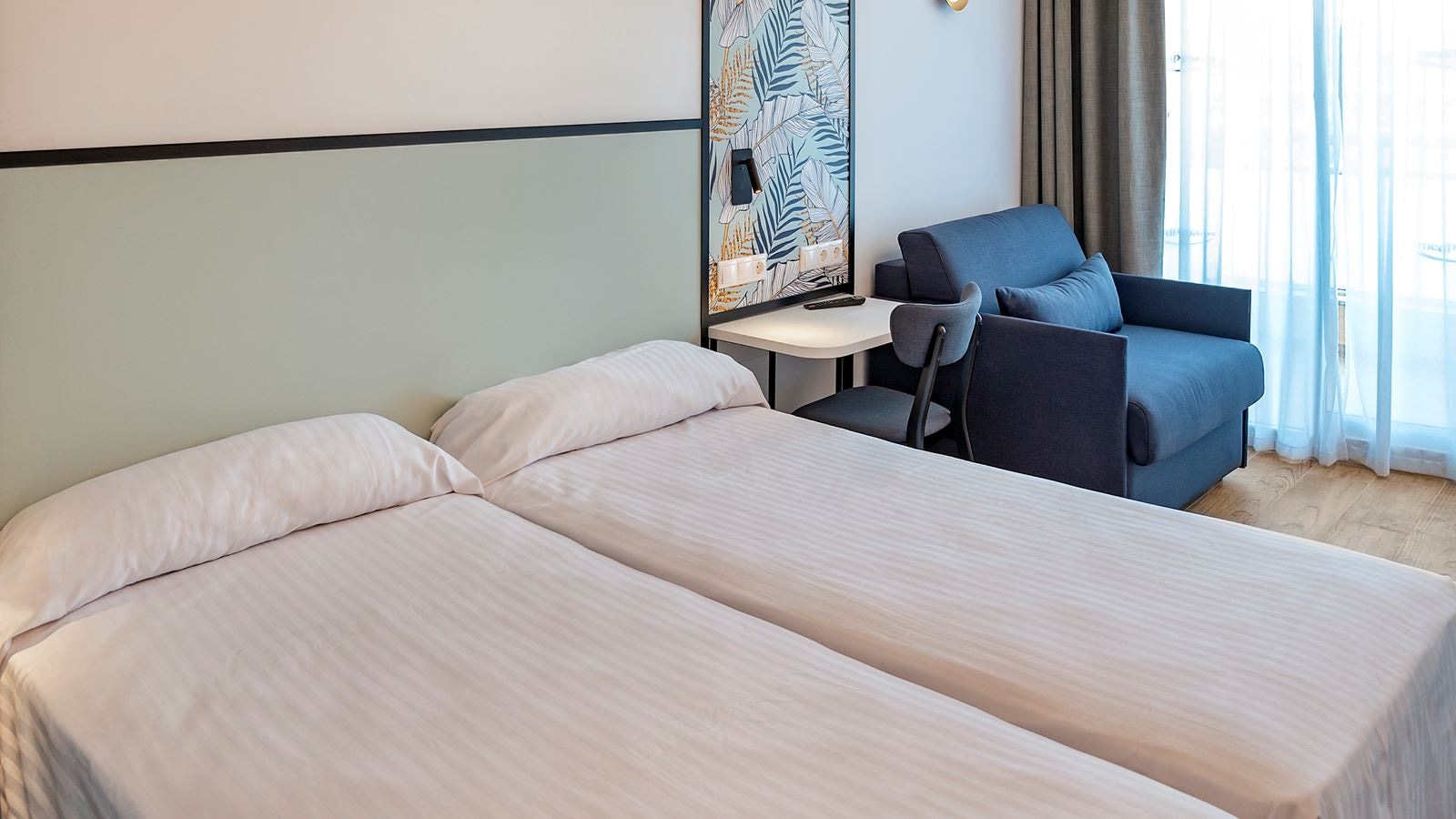 rooms-standard-room-balcony-or-terrace