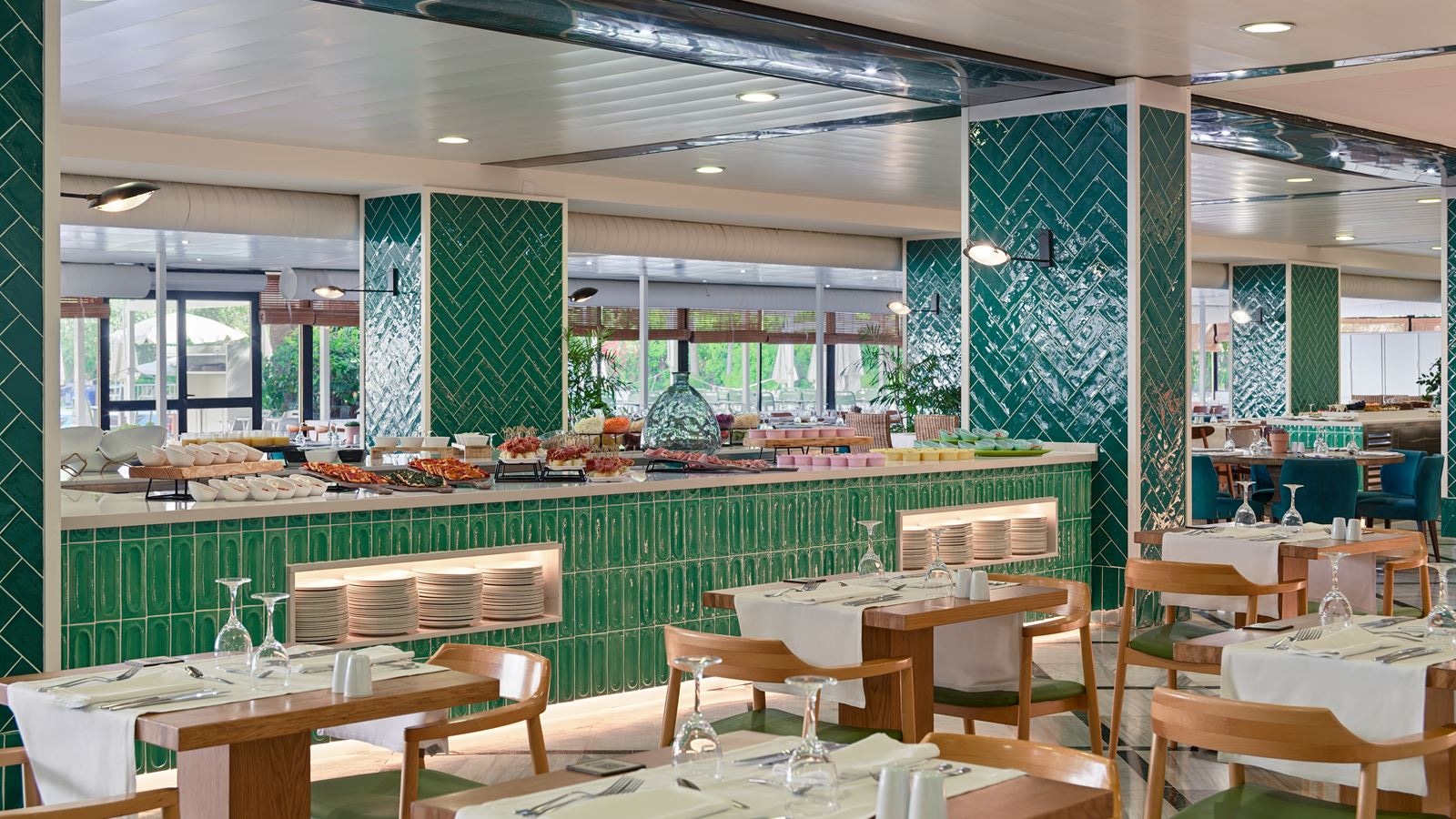 restaurants-restaurant