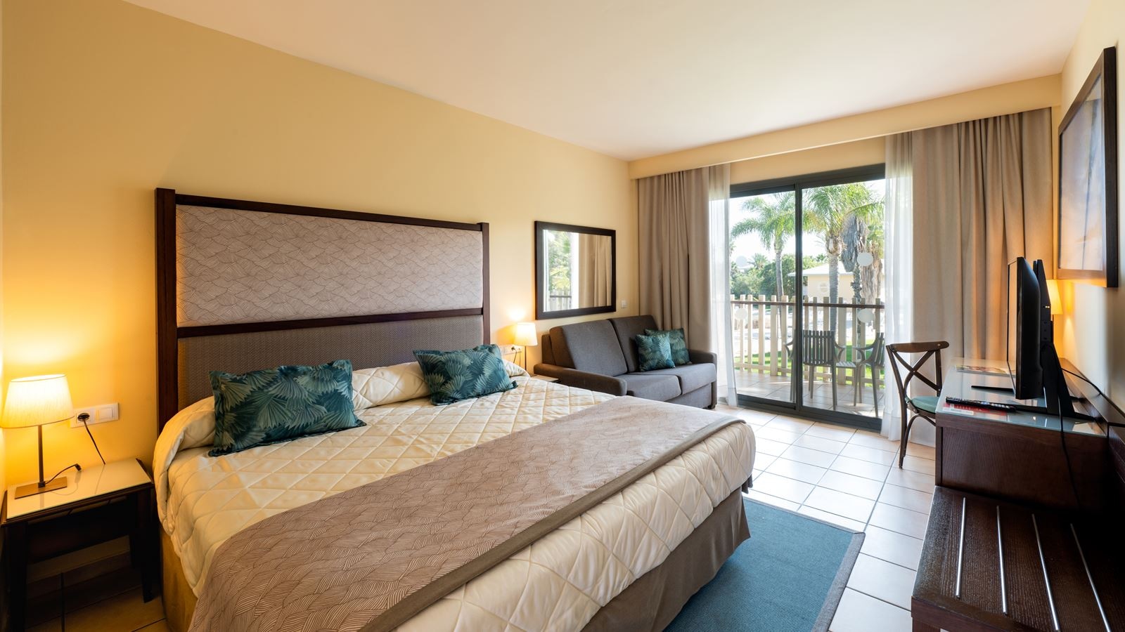 rooms-standard-room-with-balcony-or-terrace