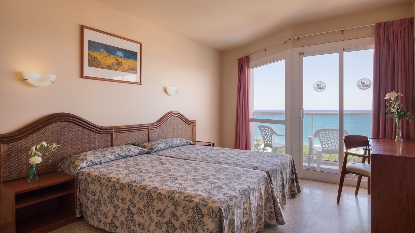 rooms-triple-balcony-or-terrace