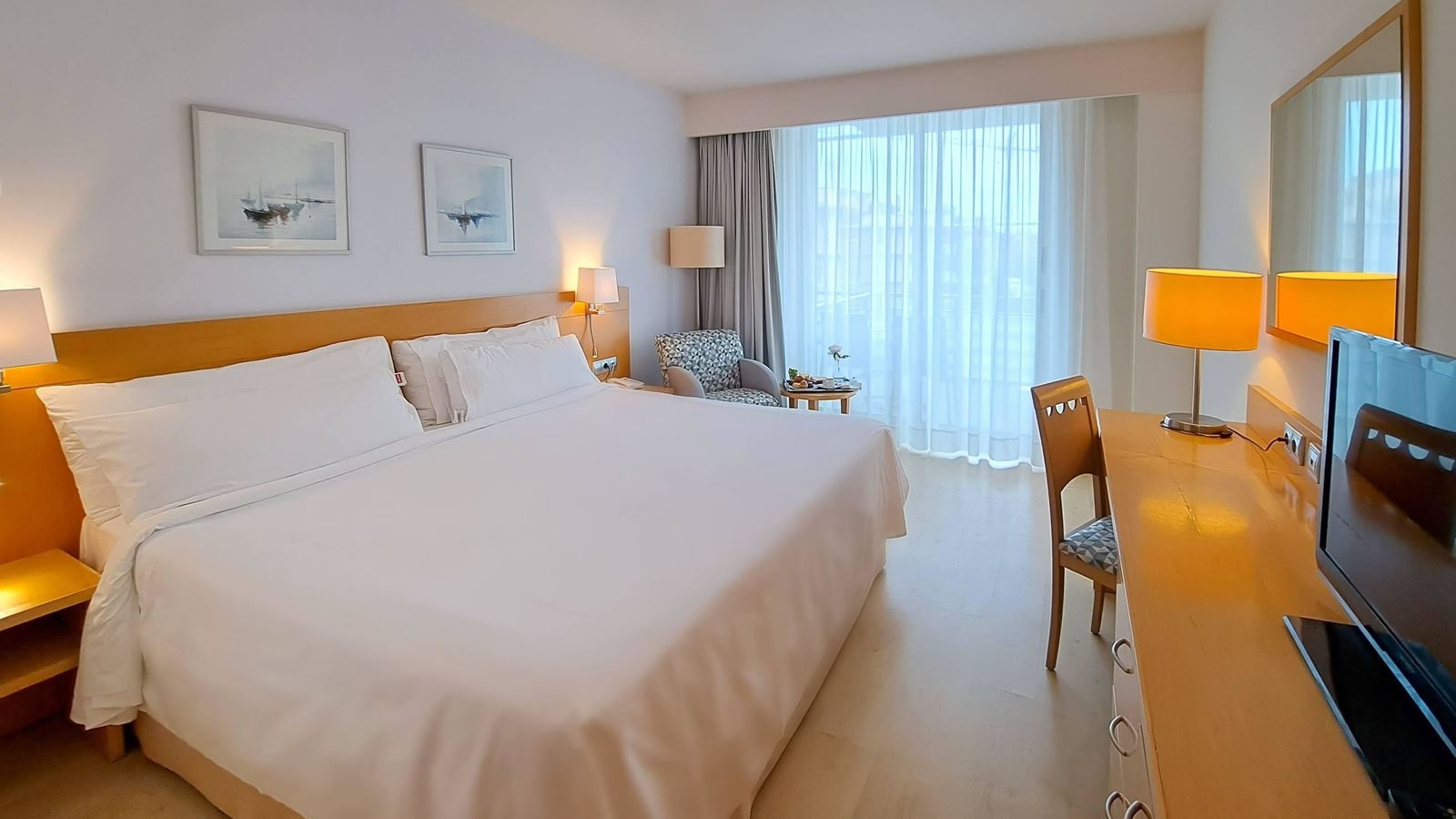 rooms-double-pool-view