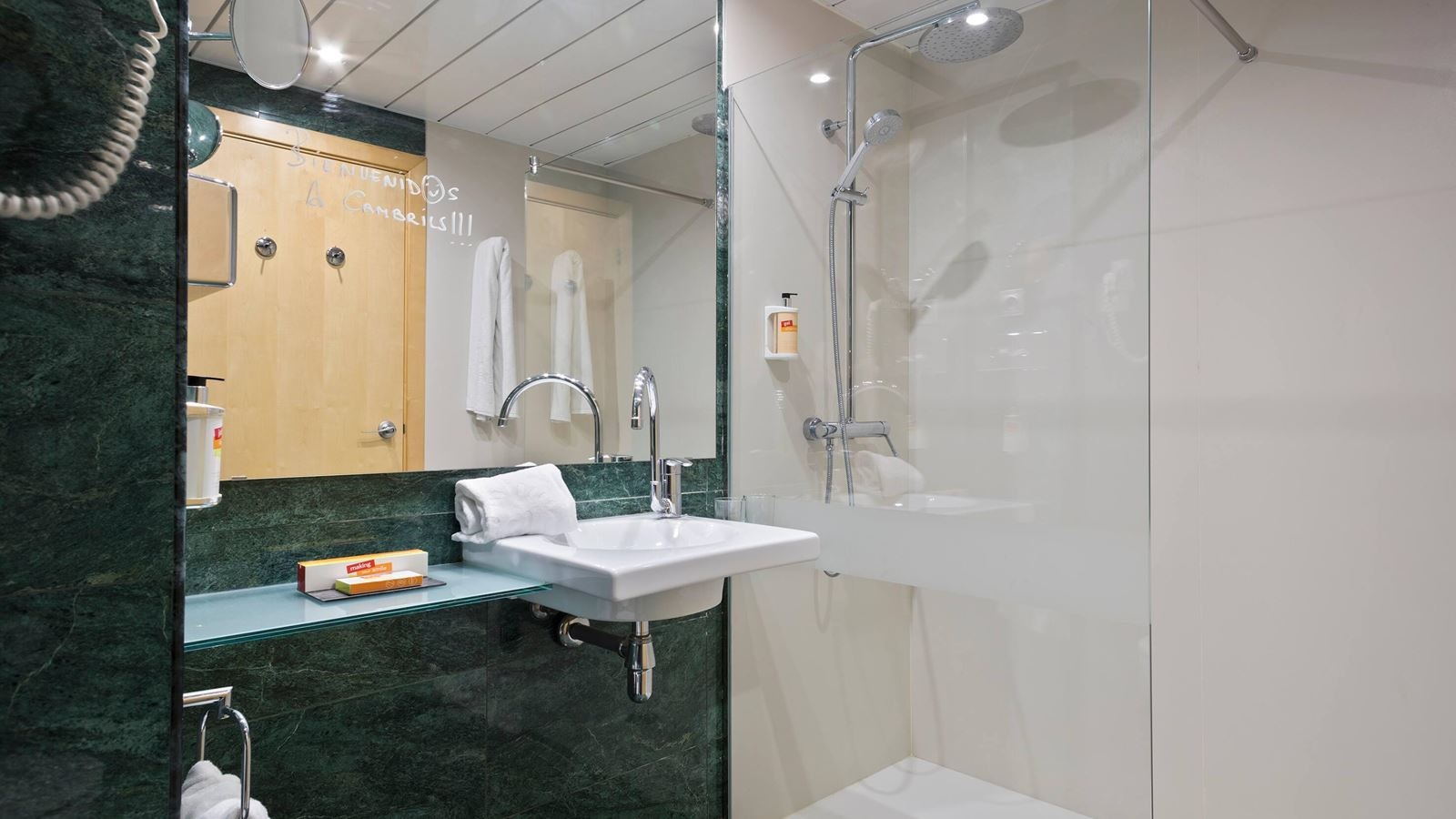 rooms-double-pool-view