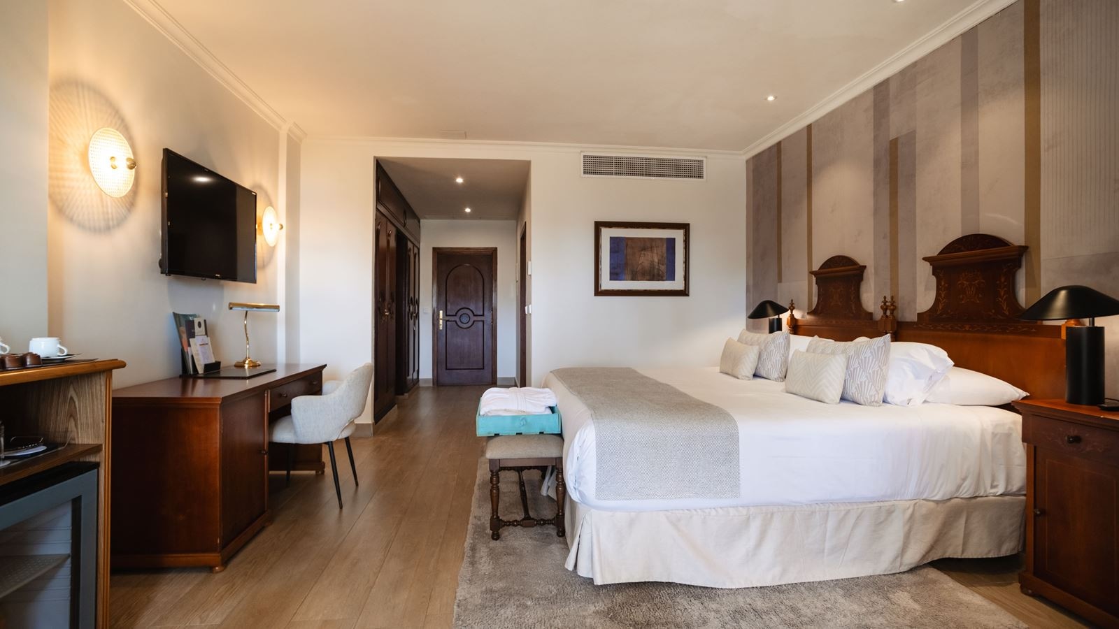 rooms-juior-suite-sea-view-front-preffered-club